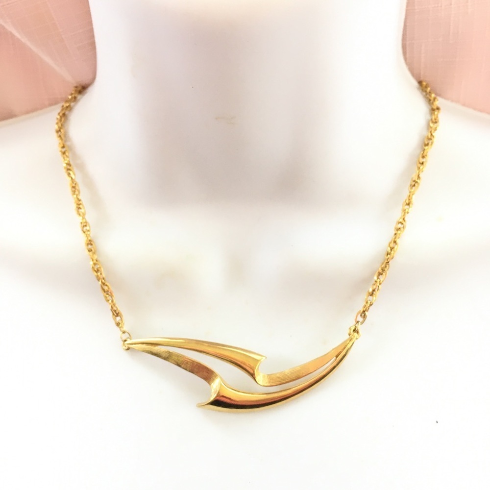 Vintage 1980’s Gold Tone Necklace Modern Chain 20”